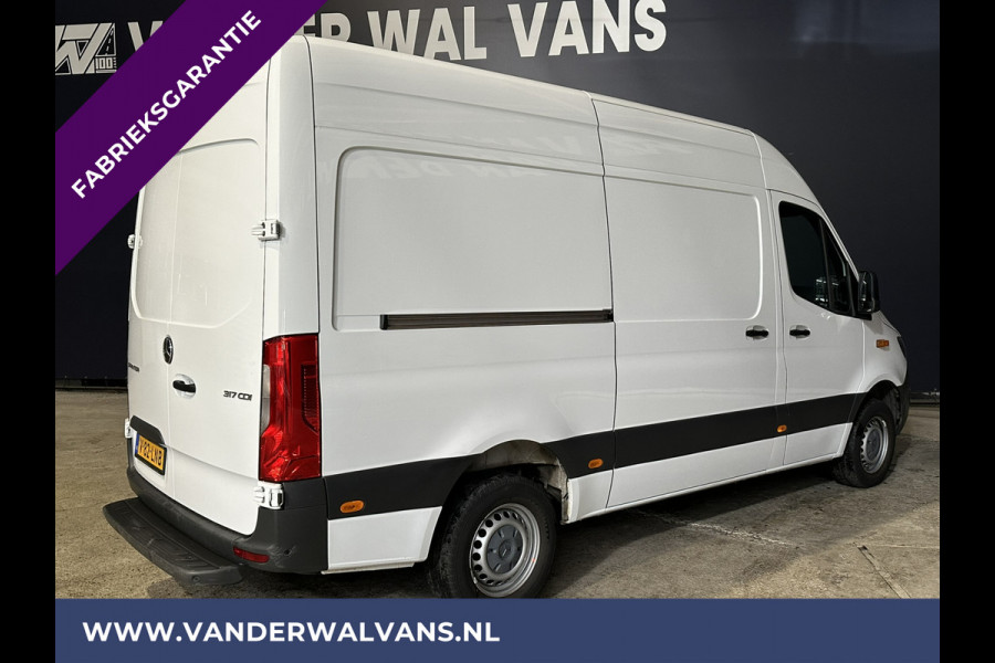 Mercedes-Benz Sprinter 317 CDI 170pk L2H2 Fabrieksgarantie Euro6 Airco | Camera | Navigatie | Apple Carplay | Cruisecontrol | Chauffeursstoel Android Auto, Stoelverwarming, Parkeersensoren, Bijrijdersbank