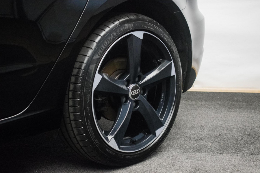 Audi A3 Sportback 35 TFSI 150PK Automaat Black Edition ORG NL [ Bi-Xenon 18 Inch S Line Velgen Climate Control Parkeersensoren ]