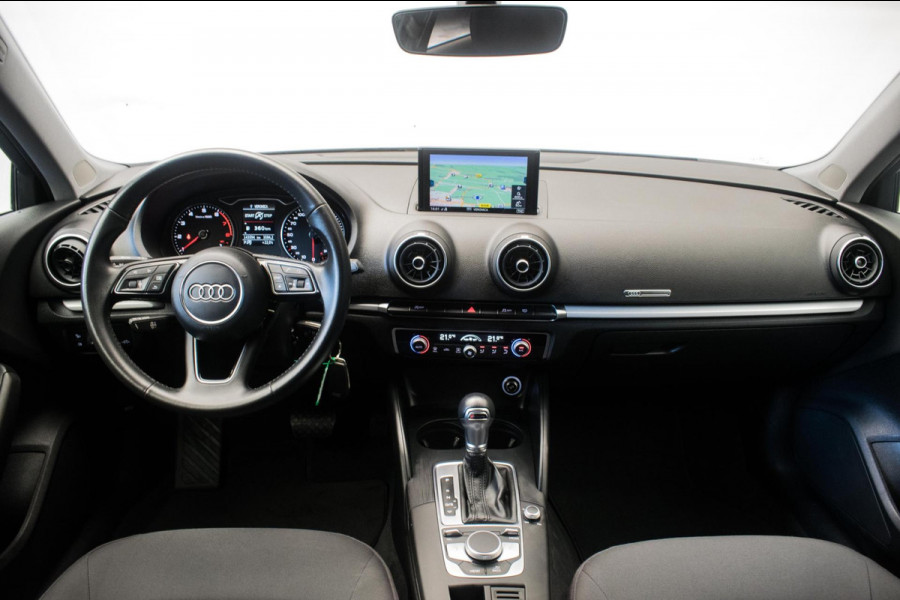Audi A3 Sportback 35 TFSI 150PK Automaat Black Edition ORG NL [ Bi-Xenon 18 Inch S Line Velgen Climate Control Parkeersensoren ]