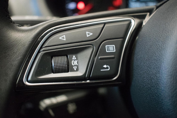 Audi A3 Sportback 35 TFSI 150PK Automaat Black Edition ORG NL [ Bi-Xenon 18 Inch S Line Velgen Climate Control Parkeersensoren ]