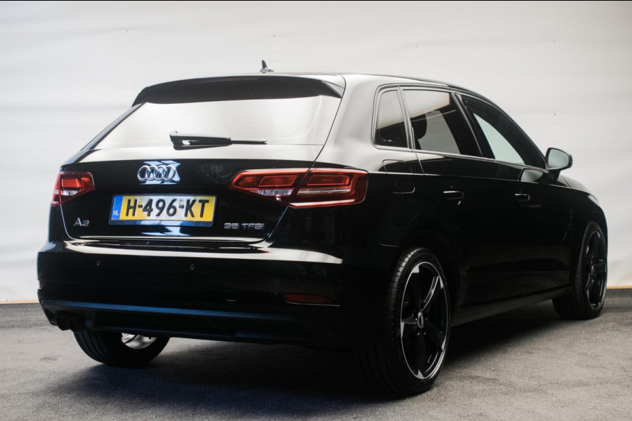 Audi A3 Sportback 35 TFSI 150PK Automaat Black Edition ORG NL [ Bi-Xenon 18 Inch S Line Velgen Climate Control Parkeersensoren ]