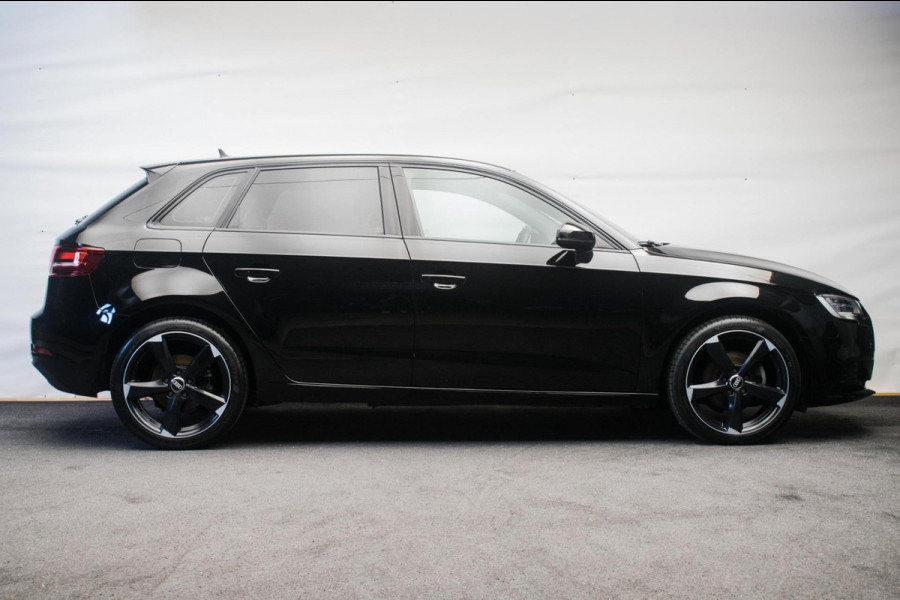 Audi A3 Sportback 35 TFSI 150PK Automaat Black Edition ORG NL [ Bi-Xenon 18 Inch S Line Velgen Climate Control Parkeersensoren ]