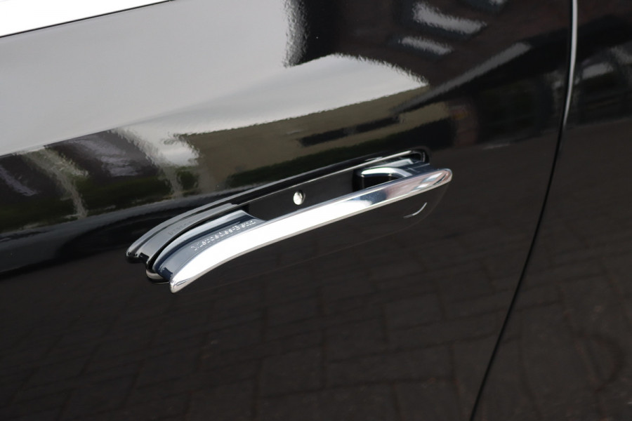 Mercedes-Benz E-Klasse Estate 300 e AMG Line Aut9 | Hyperscreen | Distronic | Burmester | Memory | Verwarmd Stuurwiel | Digital Light | Keyless Go | Zonweringspakket | Augmented Reality |