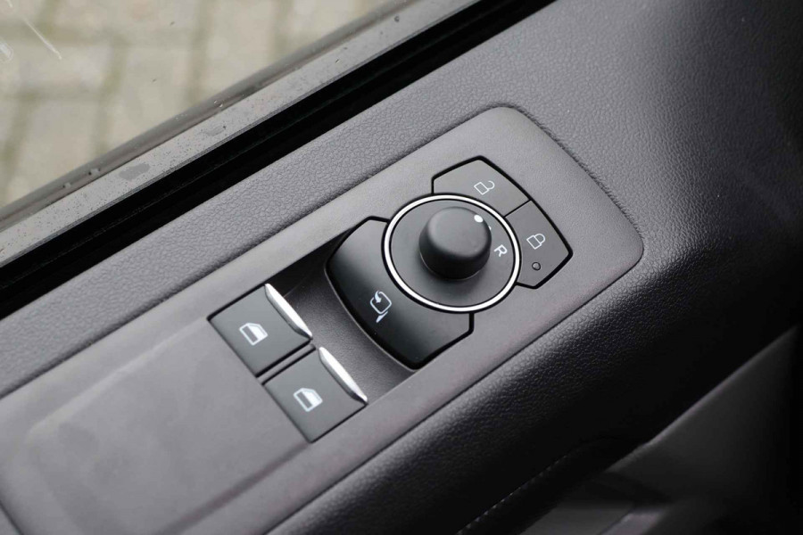 Ford Transit Custom 300 2.0 TDCI 170PK L2H1 DC LIMITED | L+R Schuifdeur | Dubbel Cabine | ACC | Blind Spot | Navigatie | Camera | CarPlay | Lane Ass Raptor Edition | Trekhaak | 6-Zitter | Verlengde fabrieksgarantie tot 09-2029