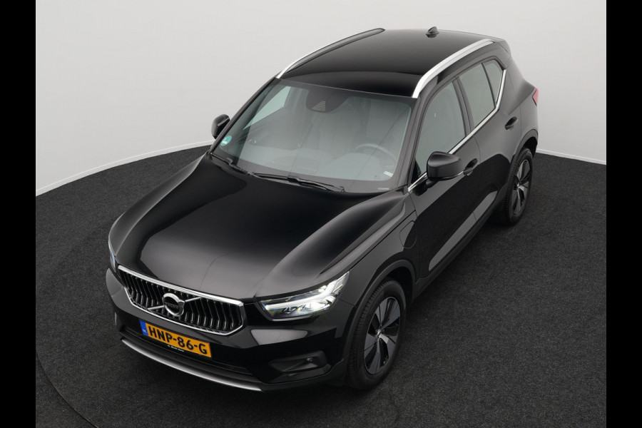 Volvo XC40 1.5 T4 Recharge Inscription Plug In Hybrid Dealer O.H. PHEV | Sportstoelen Verwarmd | Navigatie | Camera | Apple Carplay | Virtual | Stuurwiel Verwarmd | Cruise Control | Climate Control | DAB |