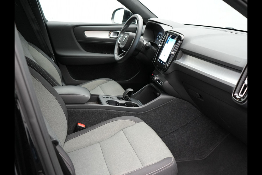 Volvo XC40 1.5 T4 Recharge Inscription Plug In Hybrid Dealer O.H. PHEV | Sportstoelen Verwarmd | Navigatie | Camera | Apple Carplay | Virtual | Stuurwiel Verwarmd | Cruise Control | Climate Control | DAB |