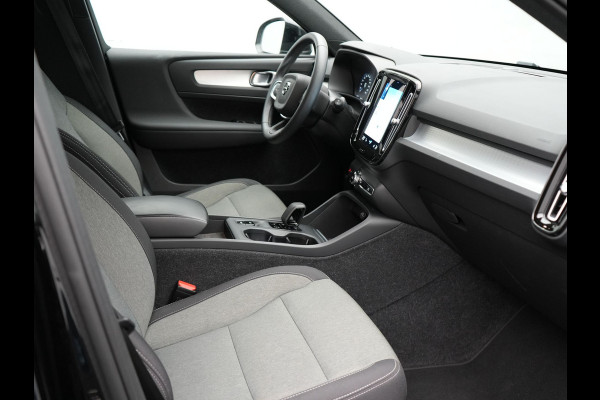 Volvo XC40 1.5 T4 Recharge Inscription Plug In Hybrid Dealer O.H. PHEV | Sportstoelen Verwarmd | Navigatie | Camera | Apple Carplay | Virtual | Stuurwiel Verwarmd | Cruise Control | Climate Control | DAB |