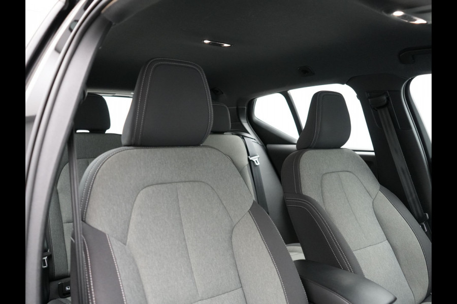 Volvo XC40 1.5 T4 Recharge Inscription Plug In Hybrid Dealer O.H. PHEV | Sportstoelen Verwarmd | Navigatie | Camera | Apple Carplay | Virtual | Stuurwiel Verwarmd | Cruise Control | Climate Control | DAB |