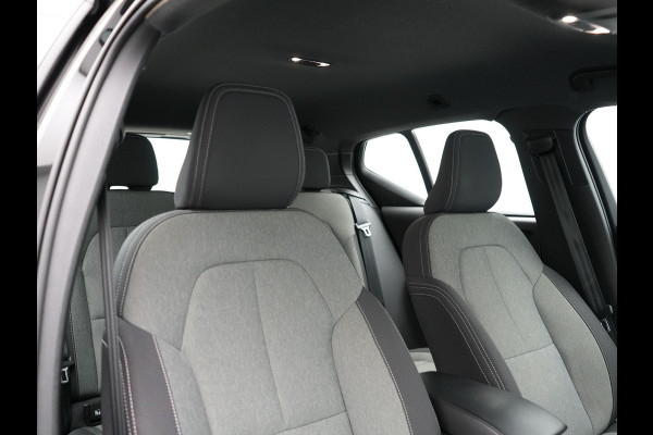 Volvo XC40 1.5 T4 Recharge Inscription Plug In Hybrid Dealer O.H. PHEV | Sportstoelen Verwarmd | Navigatie | Camera | Apple Carplay | Virtual | Stuurwiel Verwarmd | Cruise Control | Climate Control | DAB |