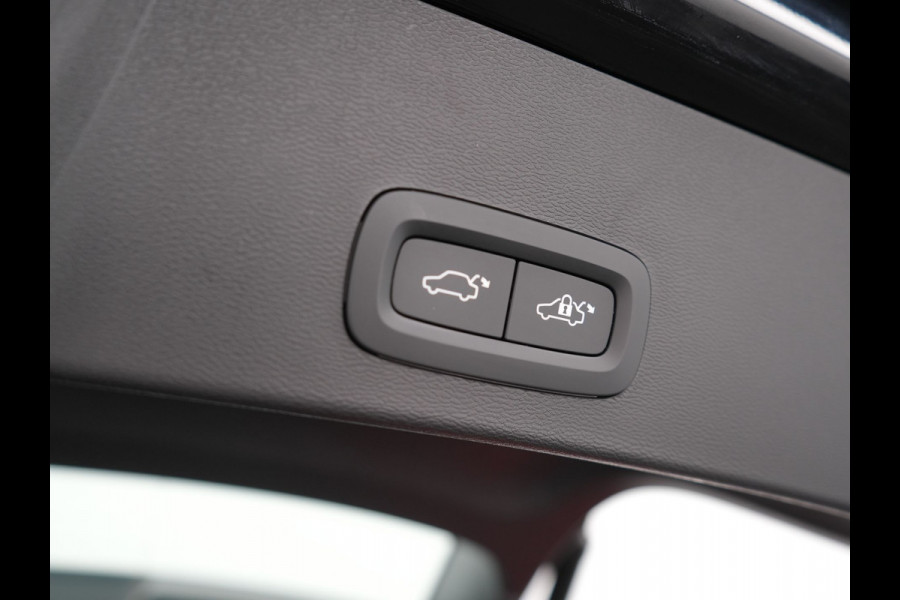 Volvo XC40 1.5 T4 Recharge Inscription Plug In Hybrid Dealer O.H. PHEV | Sportstoelen Verwarmd | Navigatie | Camera | Apple Carplay | Virtual | Stuurwiel Verwarmd | Cruise Control | Climate Control | DAB |