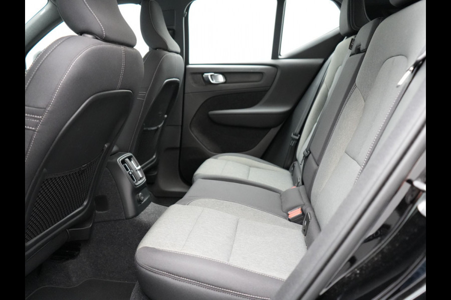 Volvo XC40 1.5 T4 Recharge Inscription Plug In Hybrid Dealer O.H. PHEV | Sportstoelen Verwarmd | Navigatie | Camera | Apple Carplay | Virtual | Stuurwiel Verwarmd | Cruise Control | Climate Control | DAB |