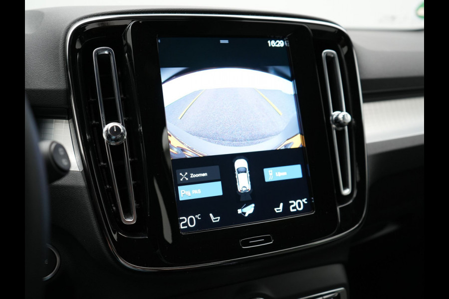 Volvo XC40 1.5 T4 Recharge Inscription Plug In Hybrid Dealer O.H. PHEV | Sportstoelen Verwarmd | Navigatie | Camera | Apple Carplay | Virtual | Stuurwiel Verwarmd | Cruise Control | Climate Control | DAB |
