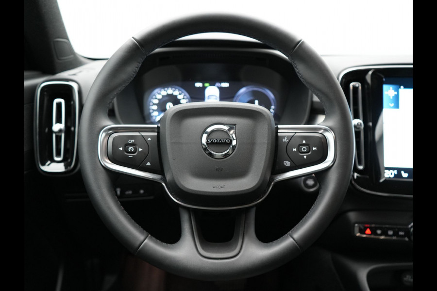 Volvo XC40 1.5 T4 Recharge Inscription Plug In Hybrid Dealer O.H. PHEV | Sportstoelen Verwarmd | Navigatie | Camera | Apple Carplay | Virtual | Stuurwiel Verwarmd | Cruise Control | Climate Control | DAB |