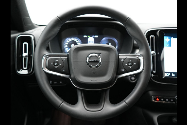 Volvo XC40 1.5 T4 Recharge Inscription Plug In Hybrid Dealer O.H. PHEV | Sportstoelen Verwarmd | Navigatie | Camera | Apple Carplay | Virtual | Stuurwiel Verwarmd | Cruise Control | Climate Control | DAB |
