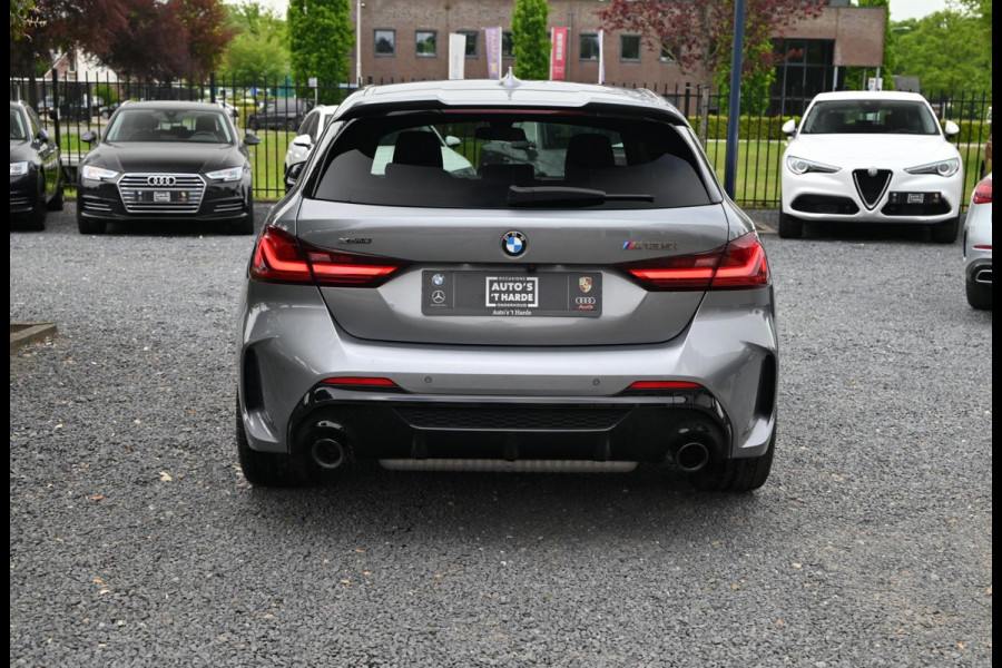 BMW 1-serie M135i xDrive High Executive Color Vision 306 PK Dealer o.h Harman Kardon Camera 19''