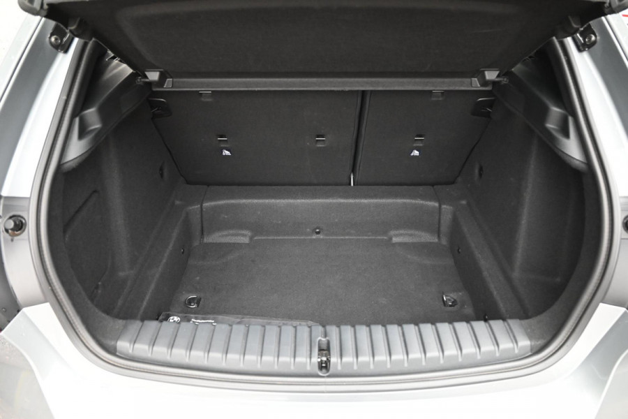 BMW 1-serie M135i xDrive High Executive Color Vision 306 PK Dealer o.h Harman Kardon Camera 19''