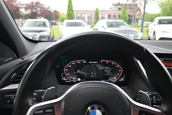 BMW 1-serie M135i xDrive High Executive Color Vision 306 PK Dealer o.h Harman Kardon Camera 19''