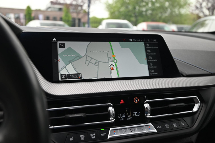 BMW 1-serie M135i xDrive High Executive Color Vision 306 PK Dealer o.h Harman Kardon Camera 19''