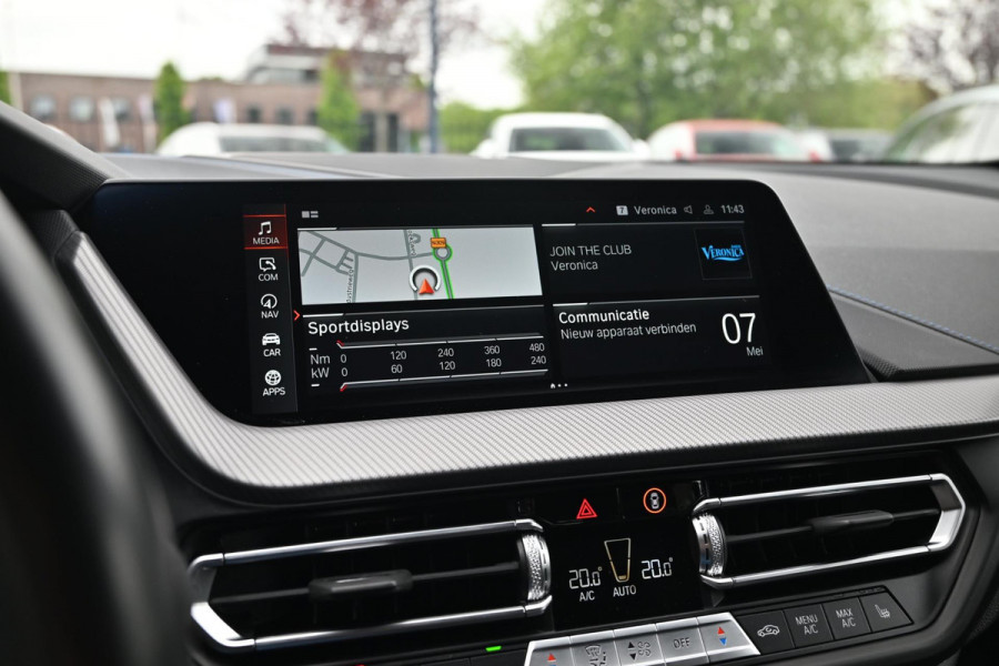 BMW 1-serie M135i xDrive High Executive Color Vision 306 PK Dealer o.h Harman Kardon Camera 19''