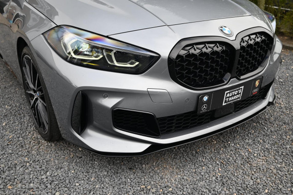 BMW 1-serie M135i xDrive High Executive Color Vision 306 PK Dealer o.h Harman Kardon Camera 19''