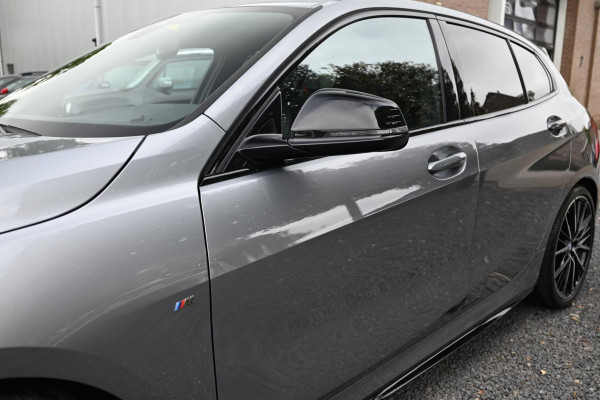 BMW 1-serie M135i xDrive High Executive Color Vision 306 PK Dealer o.h Harman Kardon Camera 19''
