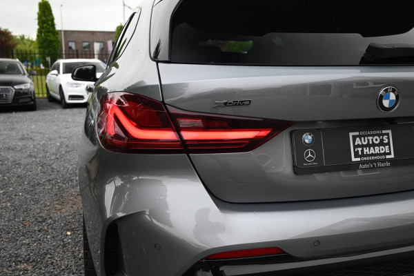 BMW 1-serie M135i xDrive High Executive Color Vision 306 PK Dealer o.h Harman Kardon Camera 19''