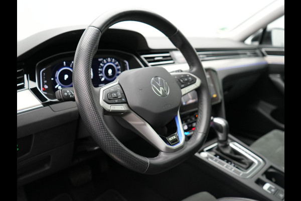 Volkswagen Passat Variant 1.4 TSI GTE Plug In Hybrid Dealer O.H. PHEV | Panodak | Alcantara Sportstoelen Massage | Trekhaak af Fabriek | Adaptive Cruise | Virtual | Navigatie | 360 Camera | Apple Carplay | Sfeerverlichting | DAB | Stoel & Stuurverwarming |