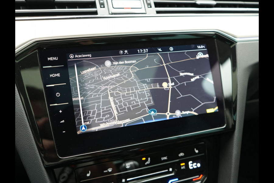 Volkswagen Passat Variant 1.4 TSI GTE Plug In Hybrid Dealer O.H. PHEV | Panodak | Alcantara Sportstoelen Massage | Trekhaak af Fabriek | Adaptive Cruise | Virtual | Navigatie | 360 Camera | Apple Carplay | Sfeerverlichting | DAB | Stoel & Stuurverwarming |