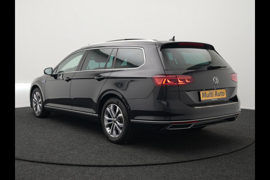 Volkswagen Passat Variant 1.4 TSI GTE Plug In Hybrid Dealer O.H. PHEV | Panodak | Alcantara Sportstoelen Massage | Trekhaak af Fabriek | Adaptive Cruise | Virtual | Navigatie | 360 Camera | Apple Carplay | Sfeerverlichting | DAB | Stoel & Stuurverwarming |