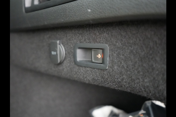 Volkswagen Passat Variant 1.4 TSI GTE Plug In Hybrid Dealer O.H. PHEV | Panodak | Alcantara Sportstoelen Massage | Trekhaak af Fabriek | Adaptive Cruise | Virtual | Navigatie | 360 Camera | Apple Carplay | Sfeerverlichting | DAB | Stoel & Stuurverwarming |