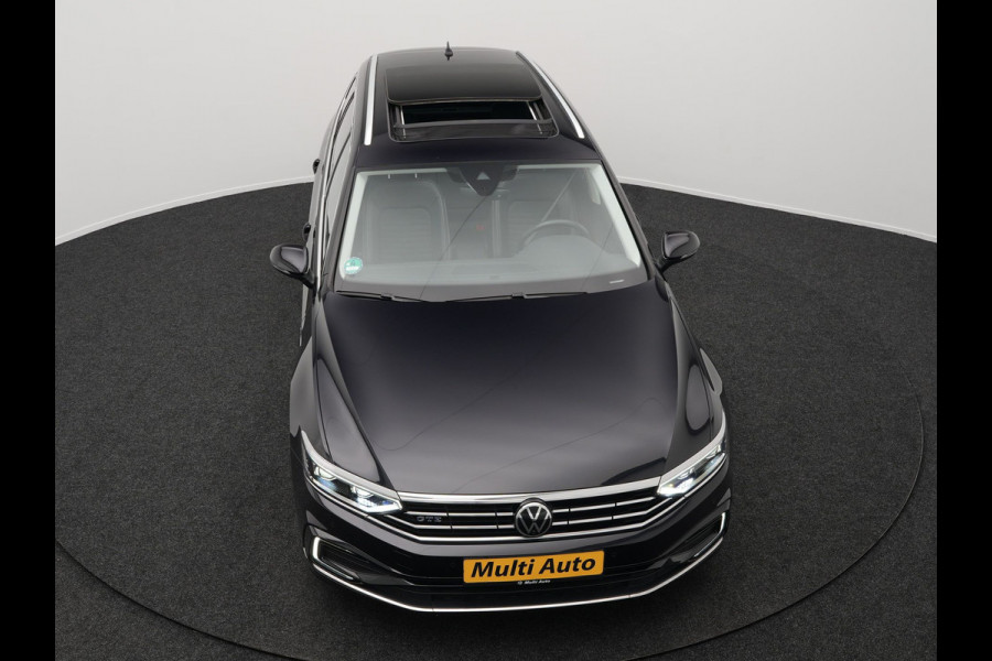 Volkswagen Passat Variant 1.4 TSI GTE Plug In Hybrid Dealer O.H. PHEV | Panodak | Alcantara Sportstoelen Massage | Trekhaak af Fabriek | Adaptive Cruise | Virtual | Navigatie | 360 Camera | Apple Carplay | Sfeerverlichting | DAB | Stoel & Stuurverwarming |
