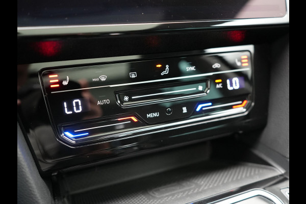 Volkswagen Passat Variant 1.4 TSI GTE Plug In Hybrid Dealer O.H. PHEV | Panodak | Alcantara Sportstoelen Massage | Trekhaak af Fabriek | Adaptive Cruise | Virtual | Navigatie | 360 Camera | Apple Carplay | Sfeerverlichting | DAB | Stoel & Stuurverwarming |