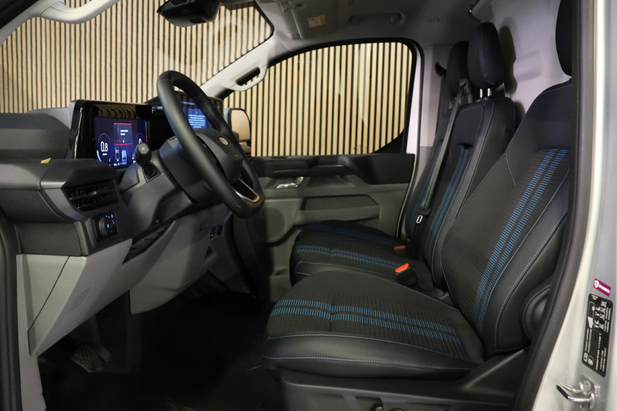 Ford Transit Custom 320 2.0 TDCI L2H1 Sport | ACC | Navigatie | CarPlay | Camera | Dubbel Schuifdeur | Stoelverwarming | Dodehoek detector | Lane Assist | 3-Zitter | Ex BPM