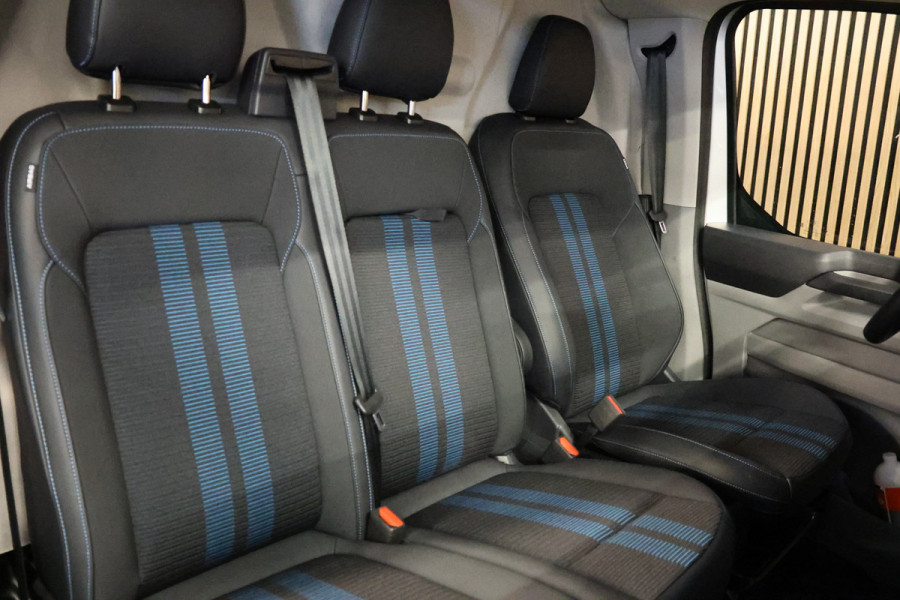 Ford Transit Custom 320 2.0 TDCI L2H1 Sport | ACC | Navigatie | CarPlay | Camera | Dubbel Schuifdeur | Stoelverwarming | Dodehoek detector | Lane Assist | 3-Zitter | Ex BPM