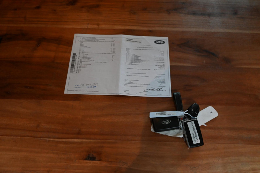 Land Rover Defender 110 2.0 D240 110 240 PK INCL BTW Luchtvering 360 Camera Meridian LED 18''