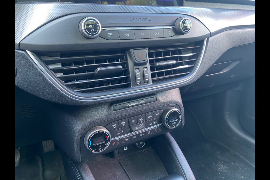 Ford FOCUS Wagon BWJ 2019 | 1.5TDCI 120PK Titanium Bus | TREKHAAK | PANO DAK | CLIMA | NAVI |CARPLAY | FULL LED |