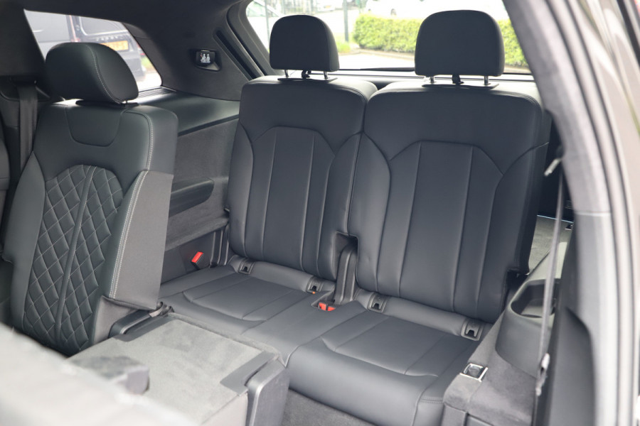 Audi SQ7 4.0 TFSI 507PK Quattro | 507PK | Achterasbesturing | Luchtvering | 7Pers | Massage | Head-up | Keyles-go | Carbon | Sfeerverlich