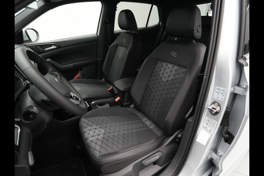 Volkswagen T-Cross R-Line Edition | 'App-Connect' draadloze smartphone integratie | Achterlichten LED | Afstandscontrolesysteem (Front Assist)