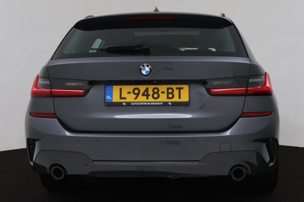 BMW 3 Serie Touring 320i High Executive (PANORAMADAK, TREKHAAK WEGKLAPBAAR, CAMERA, NAVIGATIE, NL-AUTO, DEALER ONDERHOUDEN)