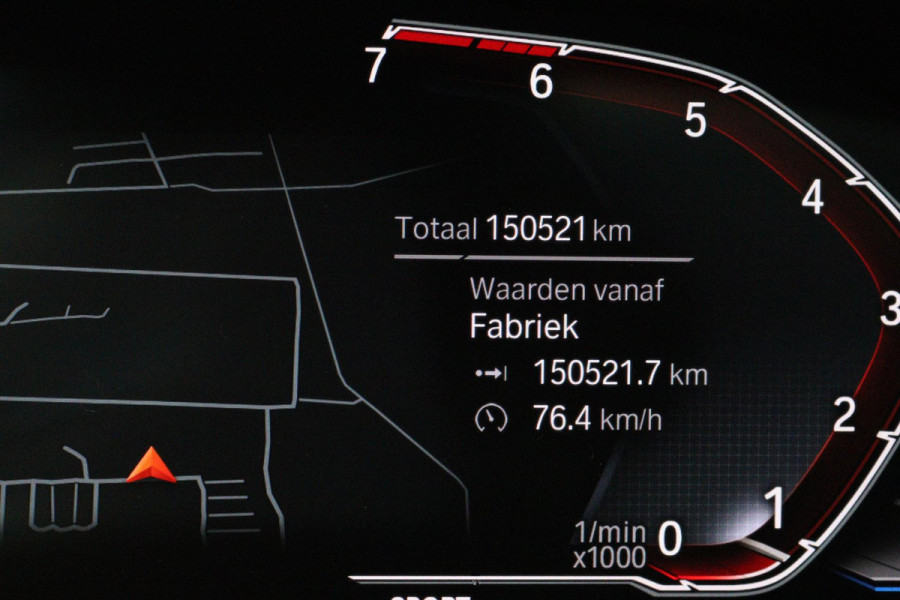 BMW 3 Serie Touring 320i High Executive (PANORAMADAK, TREKHAAK WEGKLAPBAAR, CAMERA, NAVIGATIE, NL-AUTO, DEALER ONDERHOUDEN)