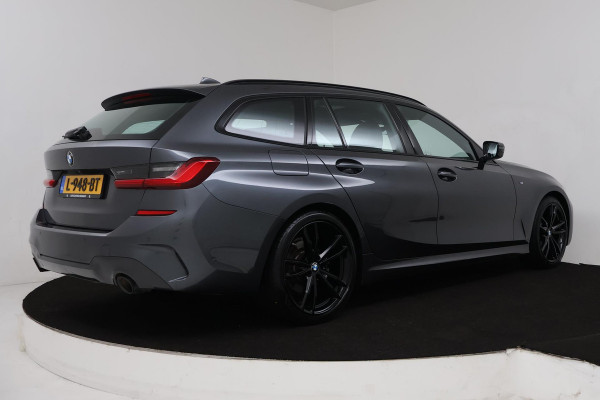 BMW 3 Serie Touring 320i High Executive (PANORAMADAK, TREKHAAK WEGKLAPBAAR, CAMERA, NAVIGATIE, NL-AUTO, DEALER ONDERHOUDEN)