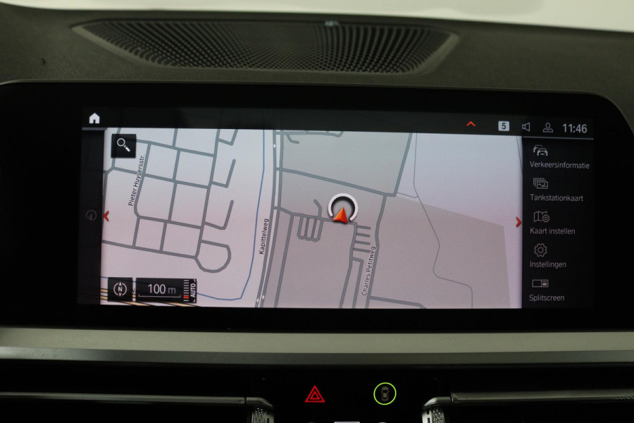 BMW 3 Serie Touring 320i High Executive (PANORAMADAK, TREKHAAK WEGKLAPBAAR, CAMERA, NAVIGATIE, NL-AUTO, DEALER ONDERHOUDEN)