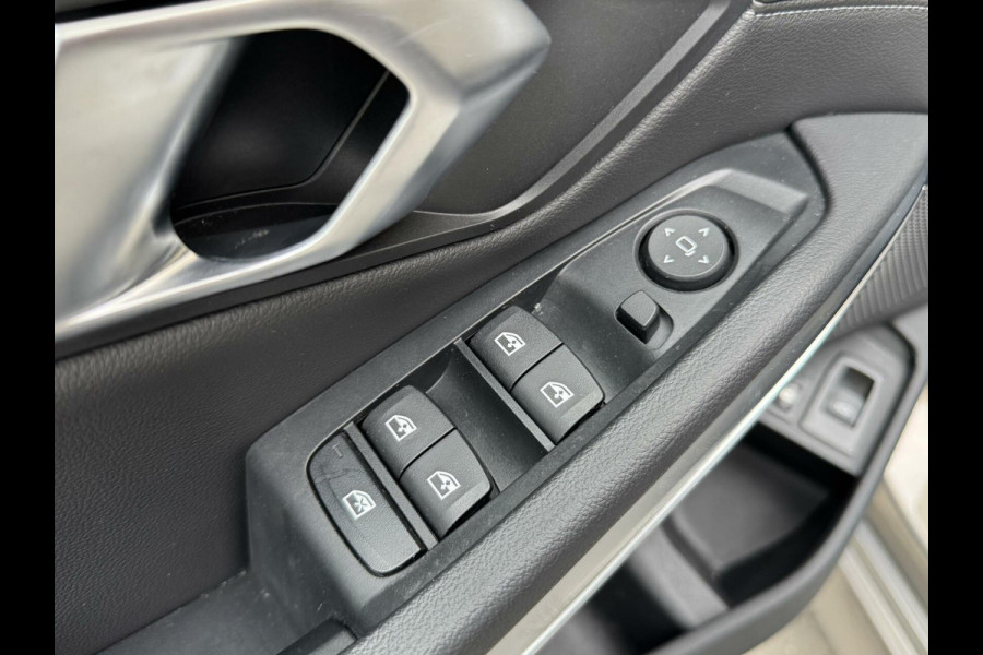 BMW 3 Serie Touring 330e Automaat | Leer | Adaptieve cruise control | DAB radio | Getint glas | LED verlichting | Stoelverwarming | Audio in