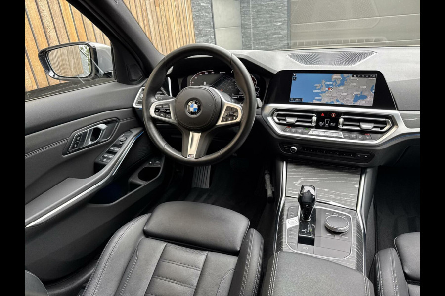 BMW 3 Serie Touring 330e Automaat | Leer | Adaptieve cruise control | DAB radio | Getint glas | LED verlichting | Stoelverwarming | Audio in
