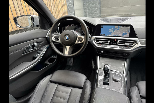 BMW 3 Serie Touring 330e Automaat | Leer | Adaptieve cruise control | DAB radio | Getint glas | LED verlichting | Stoelverwarming | Audio in