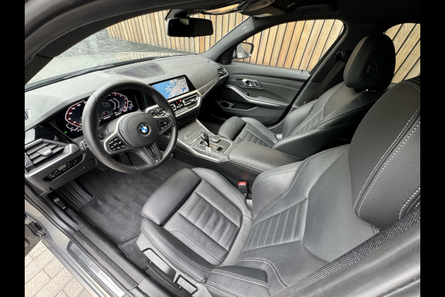 BMW 3 Serie Touring 330e Automaat | Leer | Adaptieve cruise control | DAB radio | Getint glas | LED verlichting | Stoelverwarming | Audio in