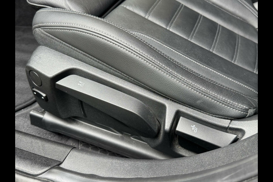BMW 3 Serie Touring 330e Automaat | Leer | Adaptieve cruise control | DAB radio | Getint glas | LED verlichting | Stoelverwarming | Audio in