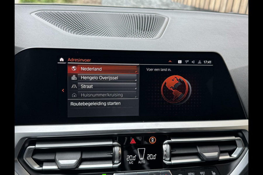 BMW 3 Serie Touring 330e Automaat | Leer | Adaptieve cruise control | DAB radio | Getint glas | LED verlichting | Stoelverwarming | Audio in