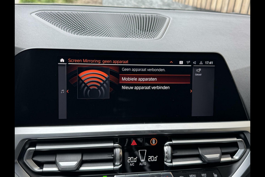 BMW 3 Serie Touring 330e Automaat | Leer | Adaptieve cruise control | DAB radio | Getint glas | LED verlichting | Stoelverwarming | Audio in