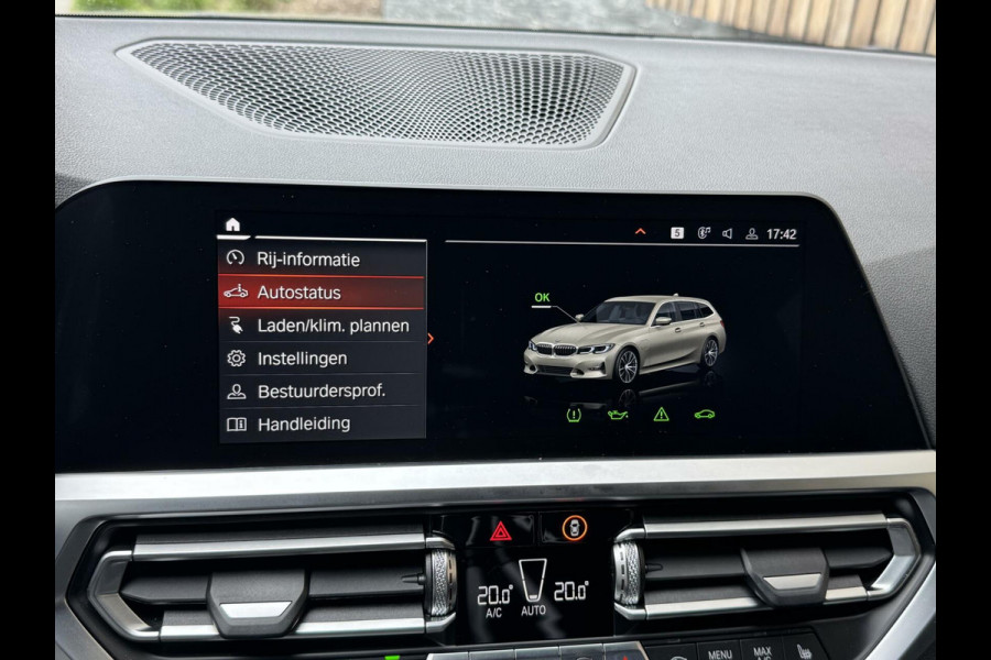 BMW 3 Serie Touring 330e Automaat | Leer | Adaptieve cruise control | DAB radio | Getint glas | LED verlichting | Stoelverwarming | Audio in